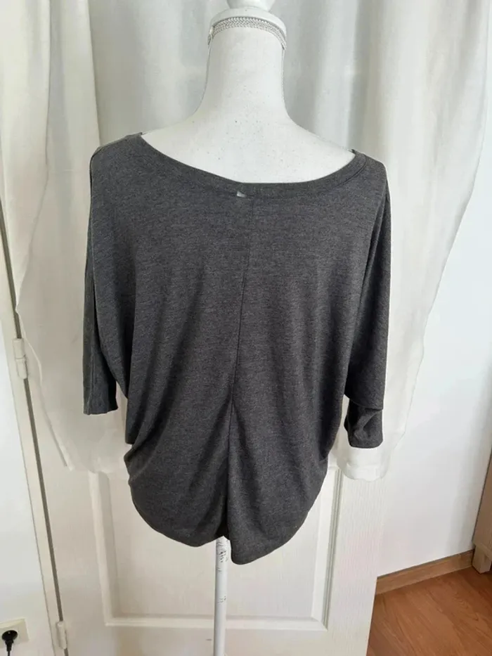 Haut gris gap - photo numéro 2