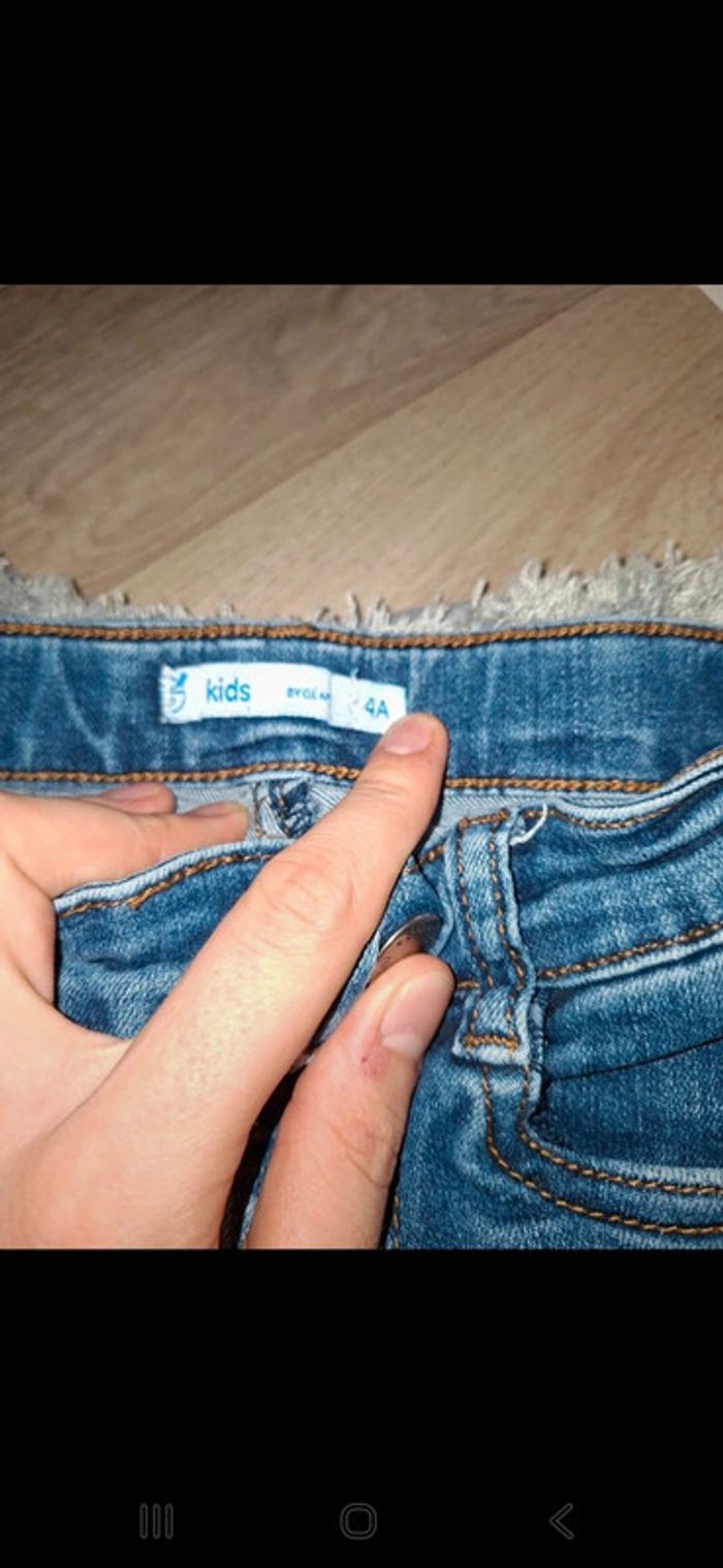 Jeans troué 4 ans - photo numéro 2