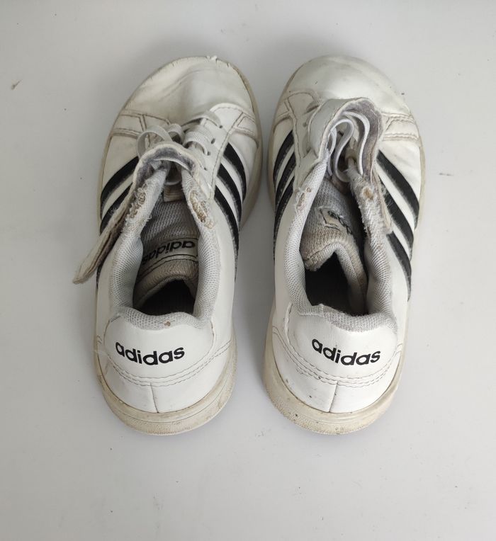 Basket Adidas pointure 31 - photo numéro 4