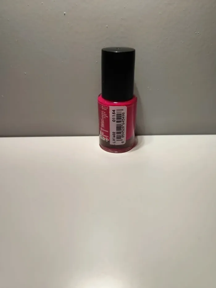 Vernis à ongles rose fushia - EM Cosmetics - photo numéro 3