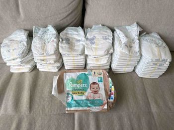 49 couches pampers harmonie new baby neuves. Taille 1