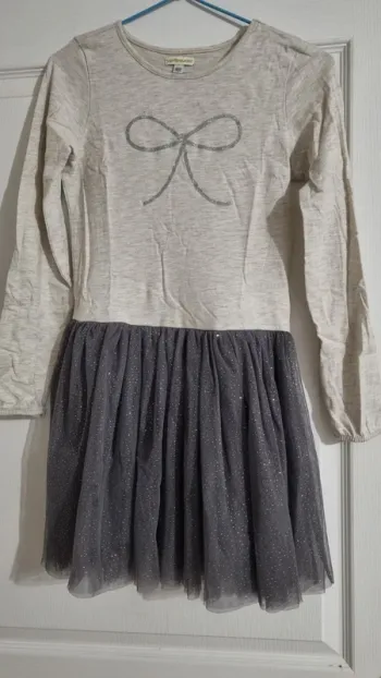 Robe gris chiné avec tulle pailletté
