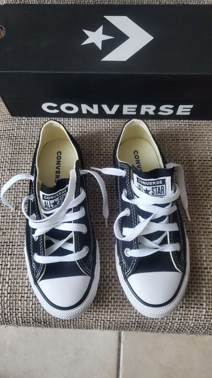 CONVERSE NEUVE NOIR T33 15€ - photo numéro 2