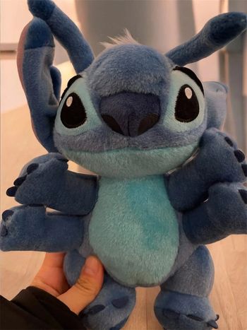 Peluche stitch 4 bras Disneyland Paris neuf