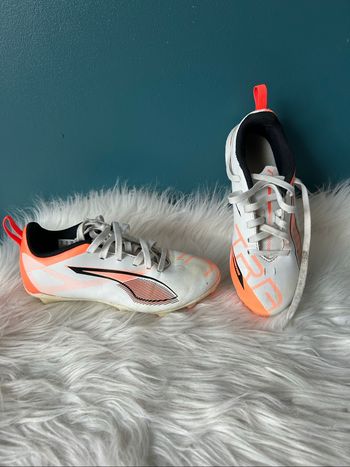 Chaussures de football ULTRA 5 PLAY FG/AG Enfant et Adolescent PUMA