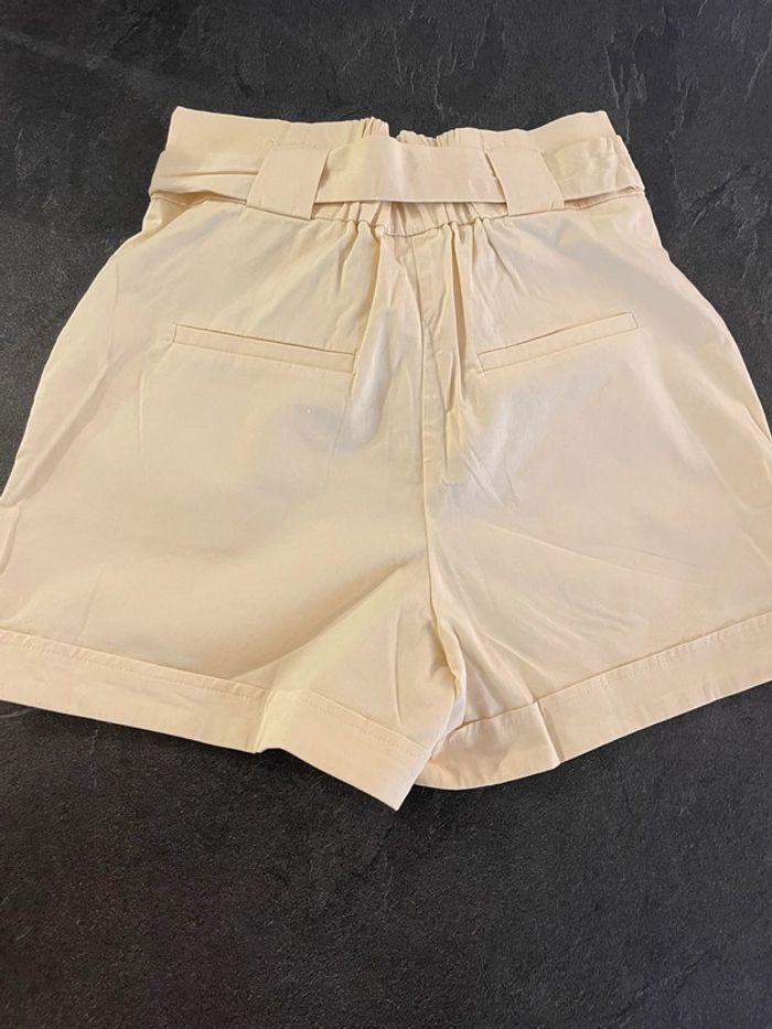 Short beige - photo numéro 2