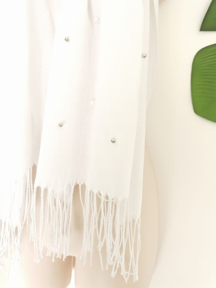 Châle, écharpe blanche détails perles - photo numéro 2