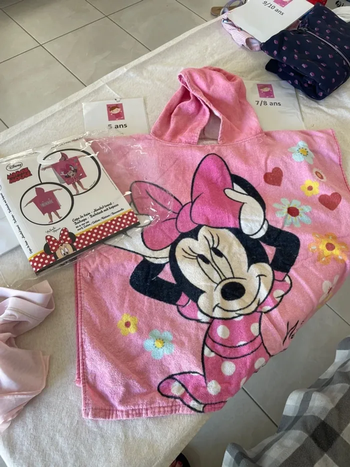 Cape bain plage piscine Disney Minnie