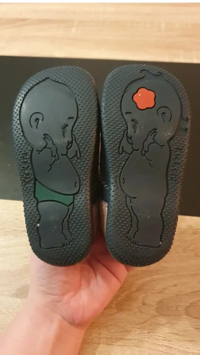 Lot de 3 paires de chaussures pointure 23 - photo numéro 13