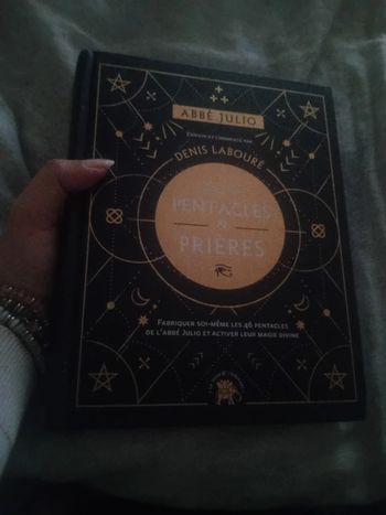 Livre Guide complet des pentacles et prières