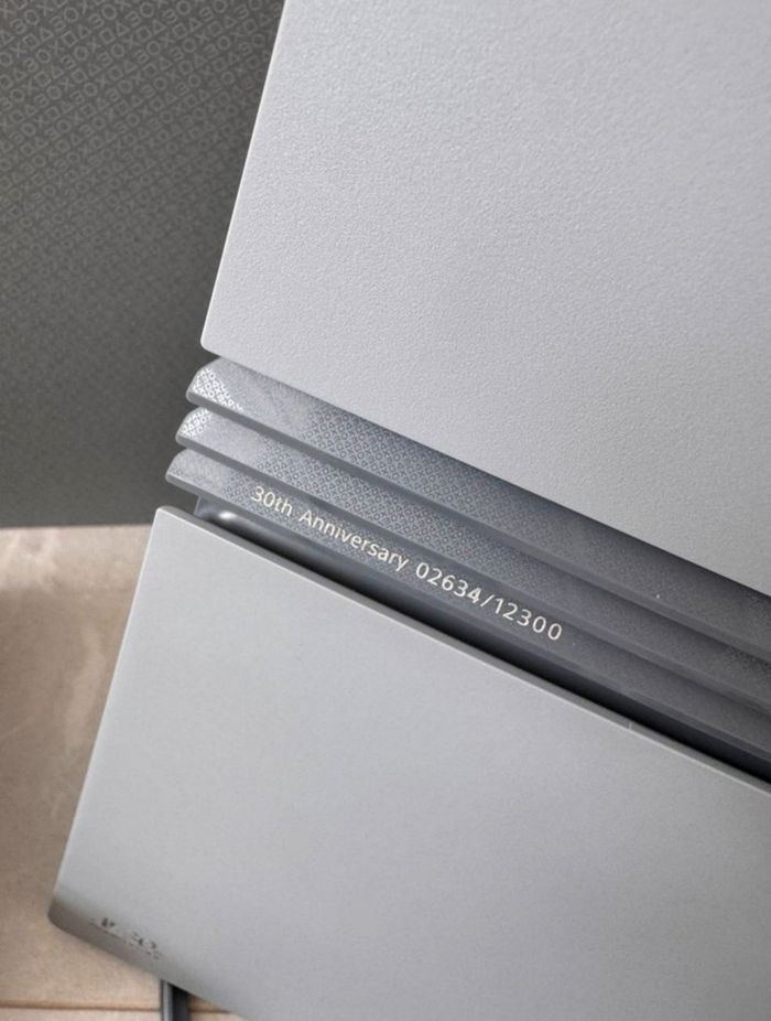 PlayStation 5 Pro 30th Anniversary Limited Edition - Special 30ème anniversaire - photo numéro 5