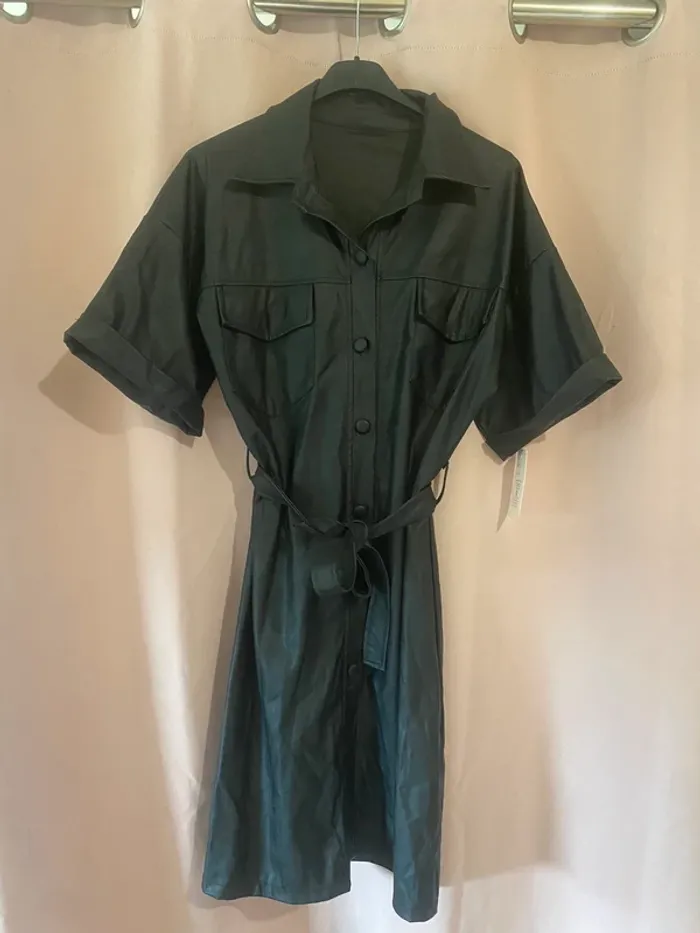 Robe simili cuir noire - photo numéro 3