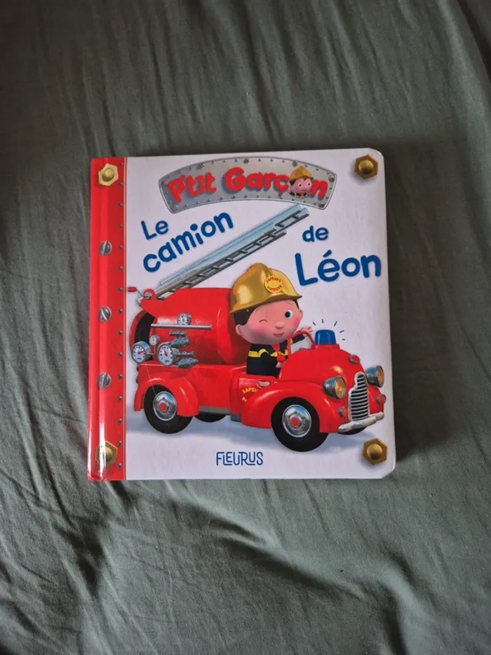 Livre ptit garçon le camion de Léon