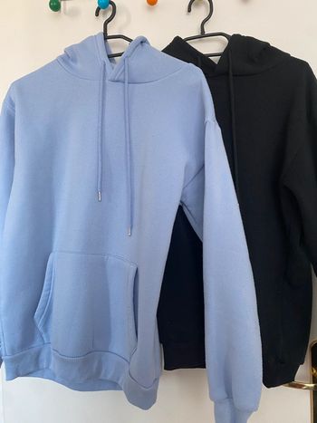 lot de deux sweat à capuche en très bon état