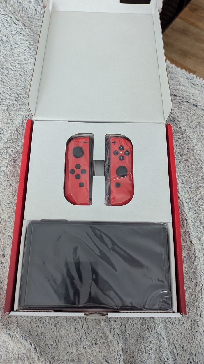 Nintendo Switch oled édition Mario neuve - photo numéro 2