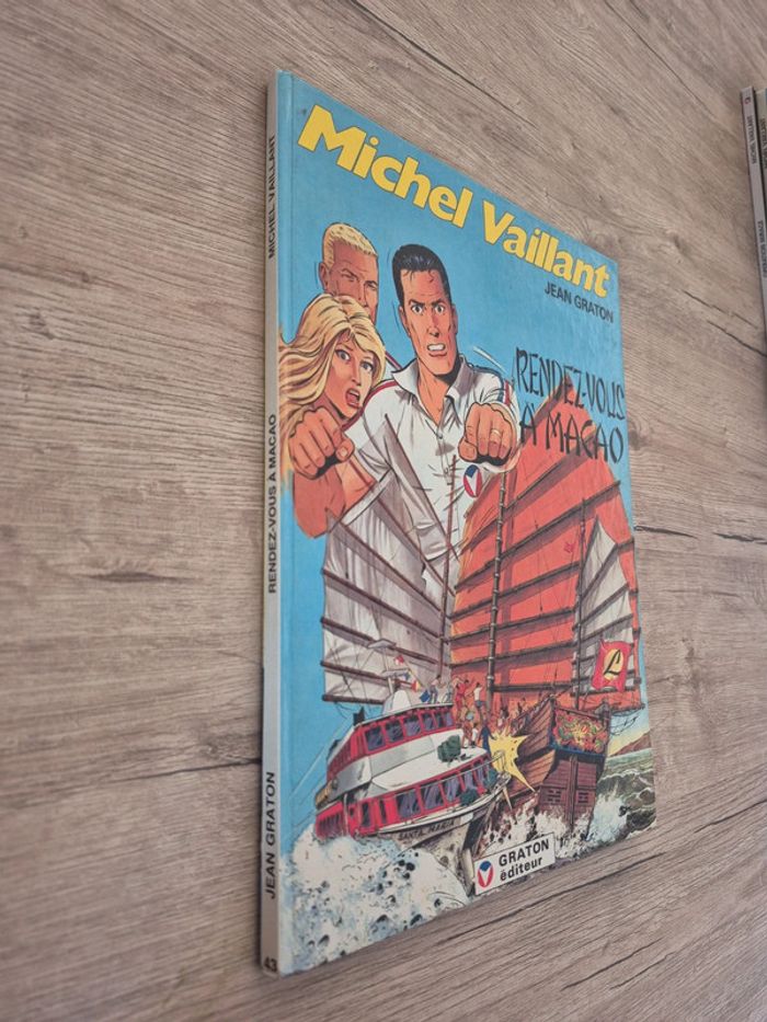 Bande dessinée Michel Vaillant Rendez vous à Macao - photo numéro 2