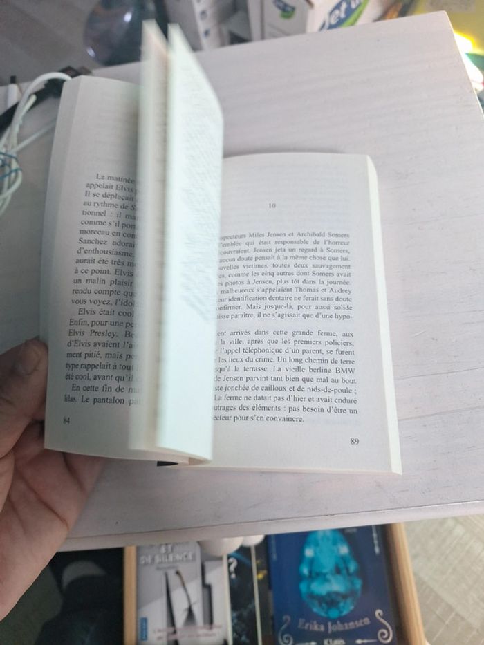 Livre sans nom - photo numéro 2