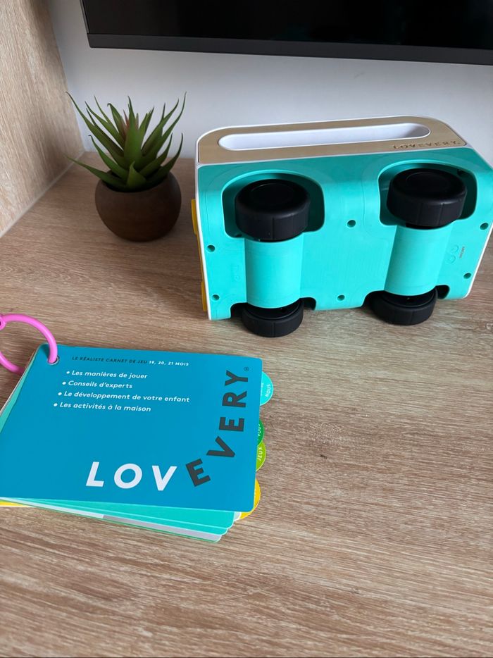 Bus avec figurine Lovevery et carnet de jeu 19/20/21 mois - photo numéro 3