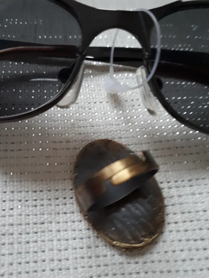 Lunettes de soleil + Bague - photo numéro 5