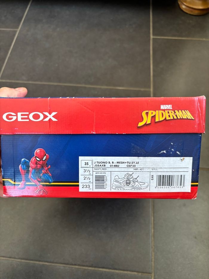 Baskets scratch Spiderman neuves - photo numéro 2