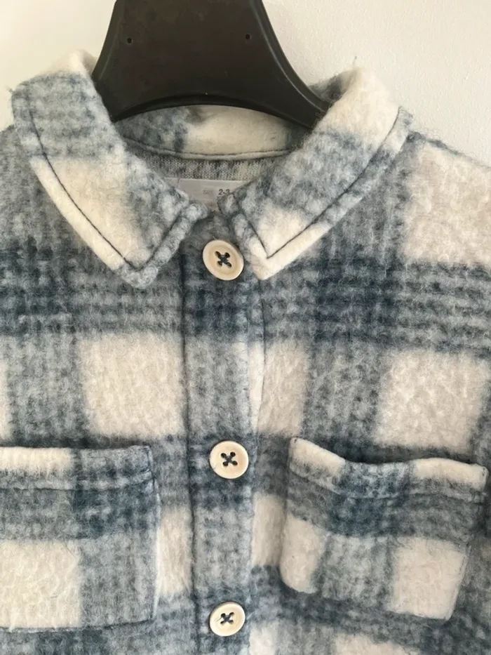 C’est chemise Zara à carreaux bleus et beige 2-3 ans - photo numéro 2