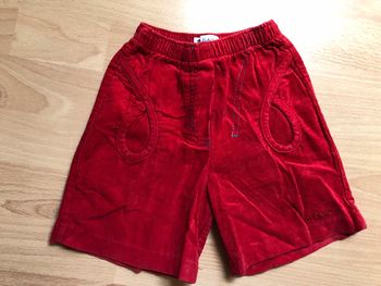 Joli short en velours rouge T. 12 mois Alphabet TBE