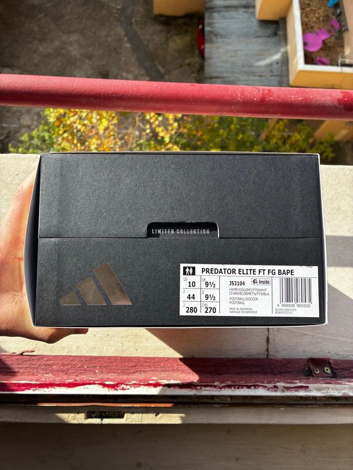 Crampons Adidas x Bape Predator - Taille 44 - Neufs - photo numéro 10