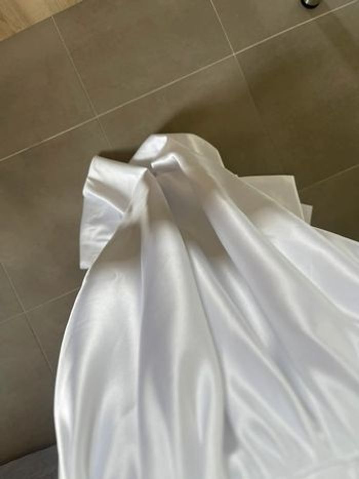 Robe de mariée  36/38 satin - photo numéro 3