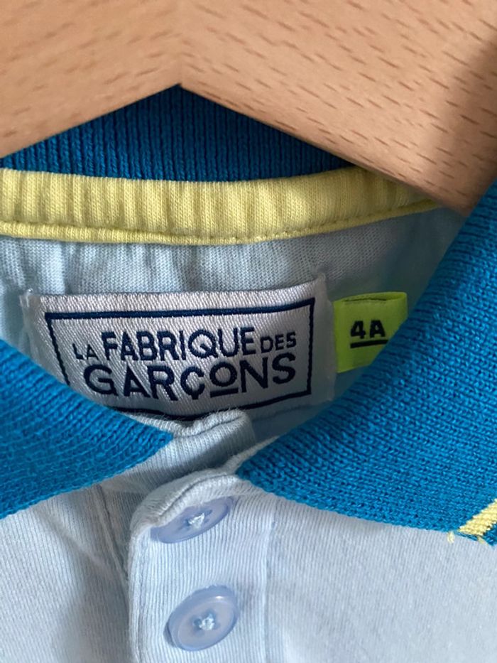 Polo bleu clair avec bandes bleu foncé et jaune - 4 Ans - photo numéro 3