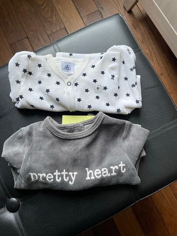 Lot 2 pyjamas 1 mois