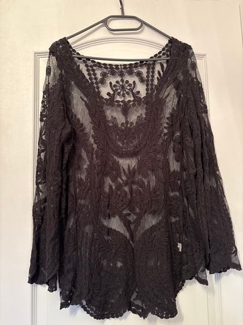 Haut à dentelle