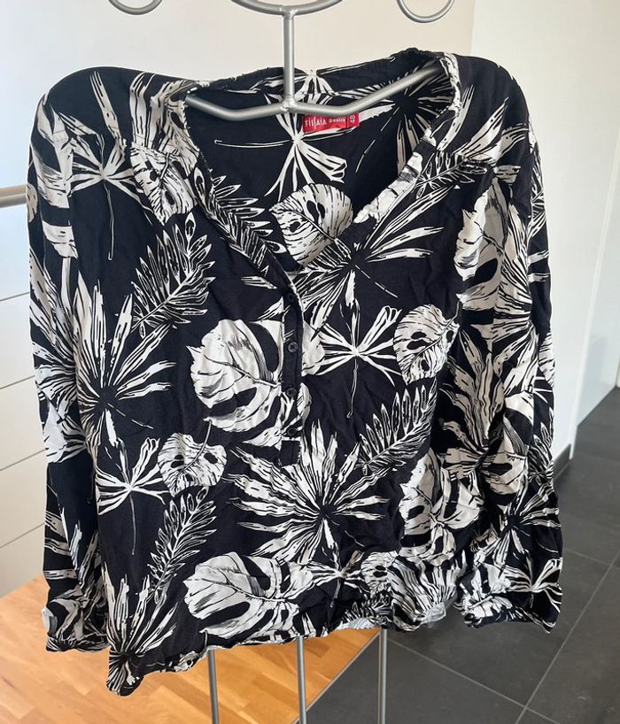 Blouse motif feuilles T48