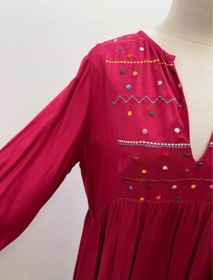 Superbe Robe brodée Anna Bordeaux 🌸 38 40 42 - photo numéro 3