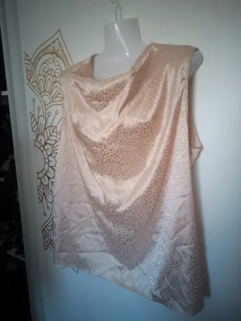 Top com bénitier 44