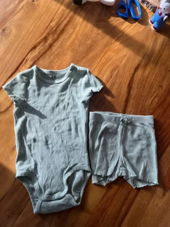 Ensemble Bodie et short H&M