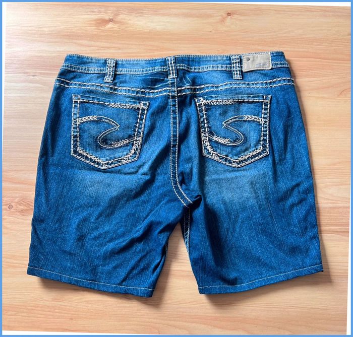 Short en jean vintage brodé bleu marine – Femme XXL