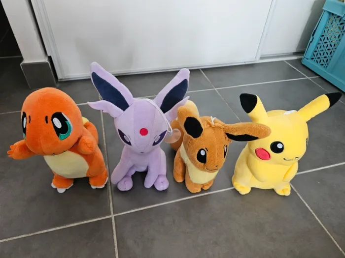 Lot de 4 Peluches Pokemon, Excellent État, Vraiment Comme neuves et très très propres - photo numéro 2