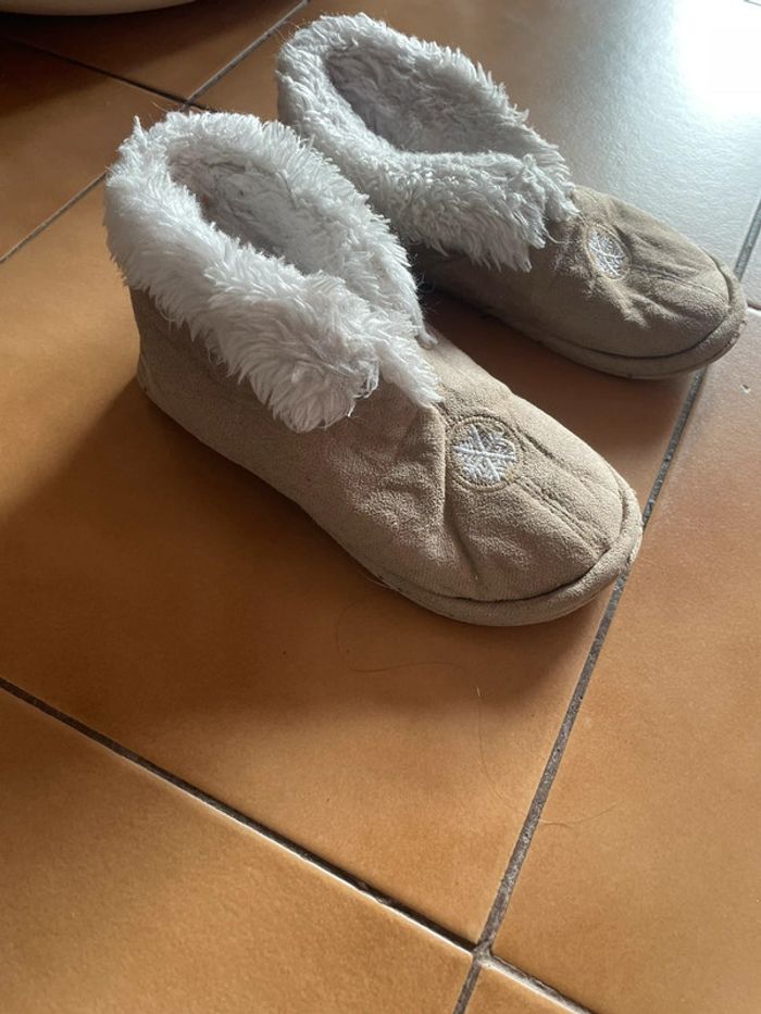 Chaussons fourrés t 30/31 - photo numéro 2