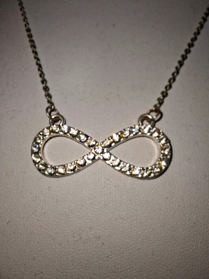 Élégant Collier Pendentif Infini Orné de Strass - Très Bon État - photo numéro 2