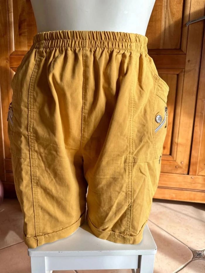 Short femme T 3 - photo numéro 3
