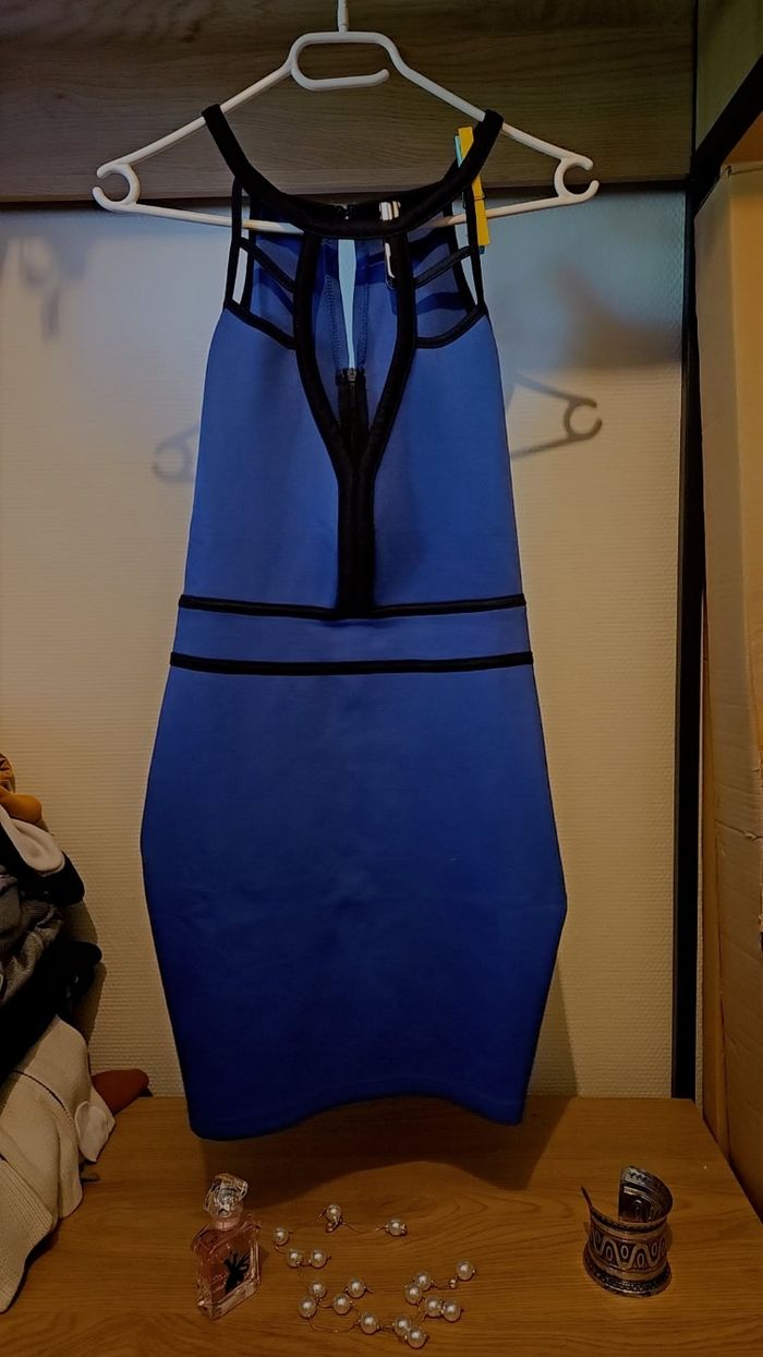 Robe soirée XS - photo numéro 3