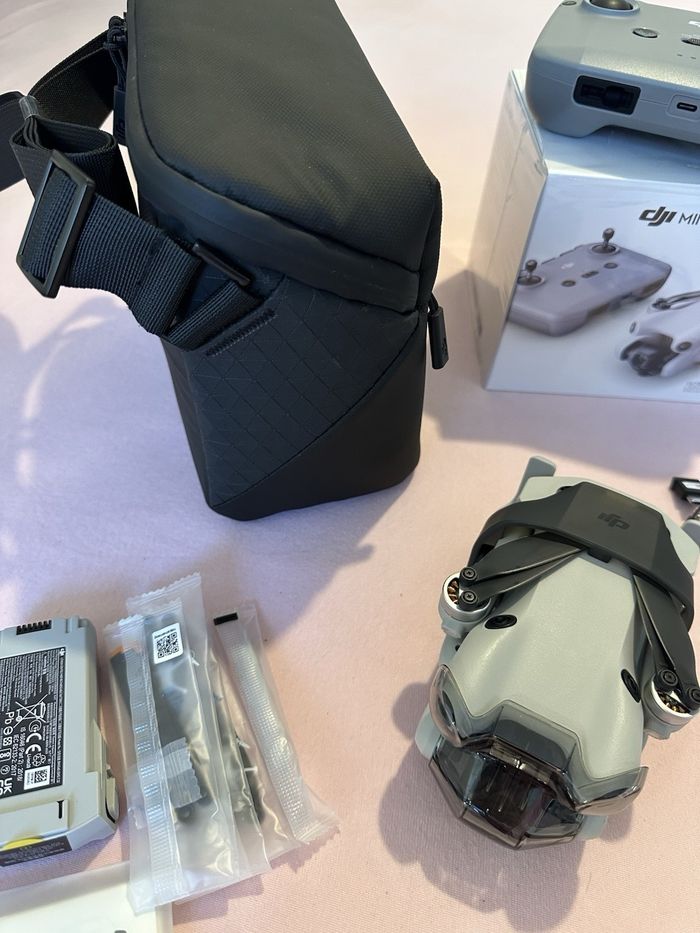 DJI Mini 4 Pro. Neuf. Manette DJI RC N2. Sac/batterie. - photo numéro 2
