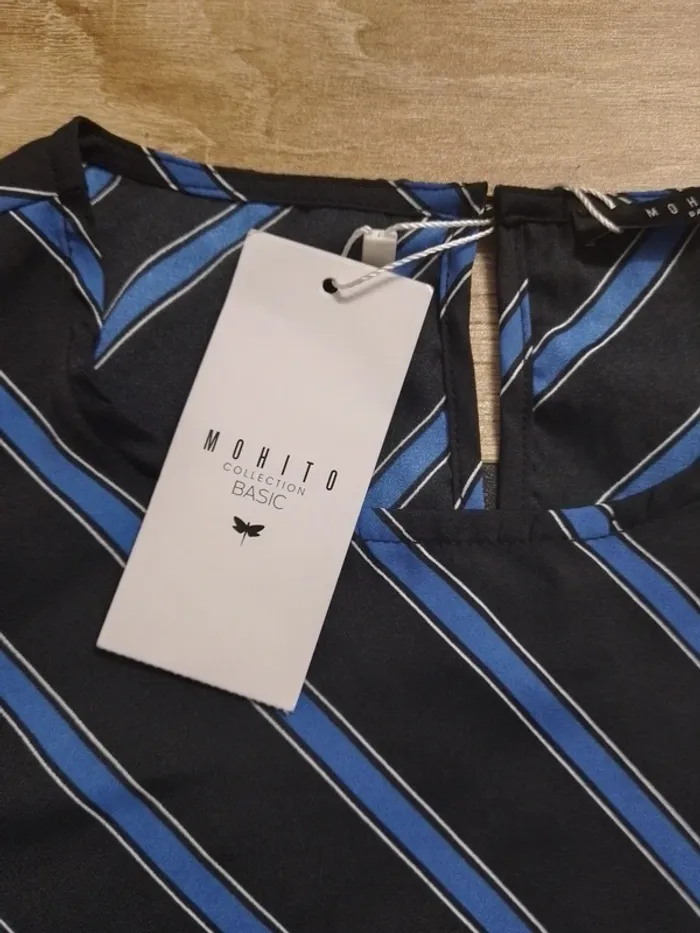 Blouse manche longue avec boutons aux poignets taille M mohito - photo numéro 6