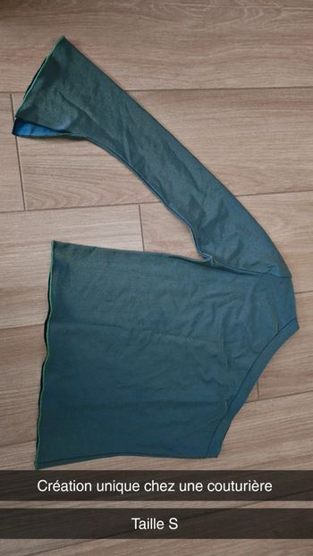 Tee shirt une manche