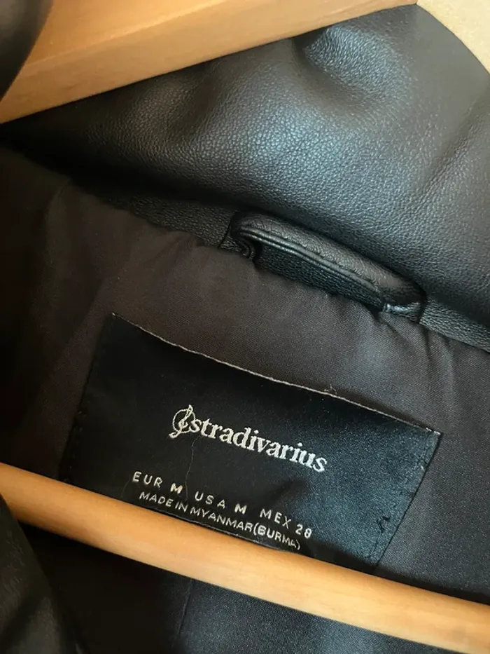 doudoune en similicuir stradivarius noir - photo numéro 4