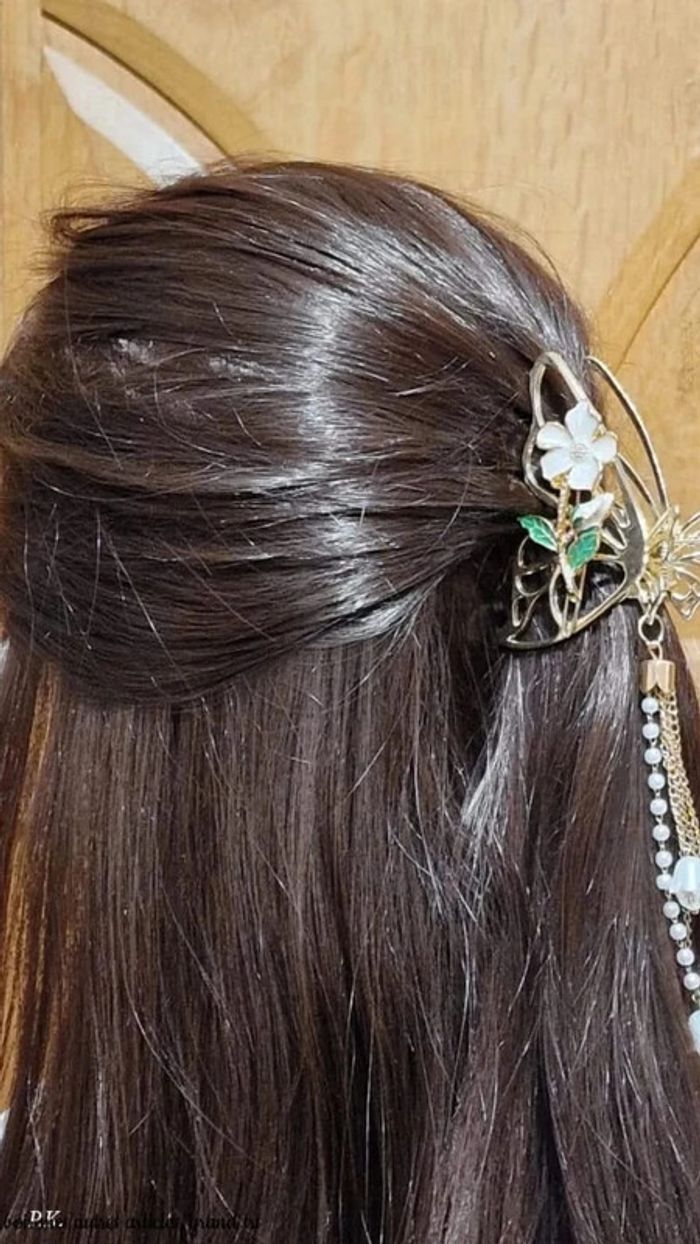 Pince à cheveux fleurs blanche & papillon bohème chic élégant