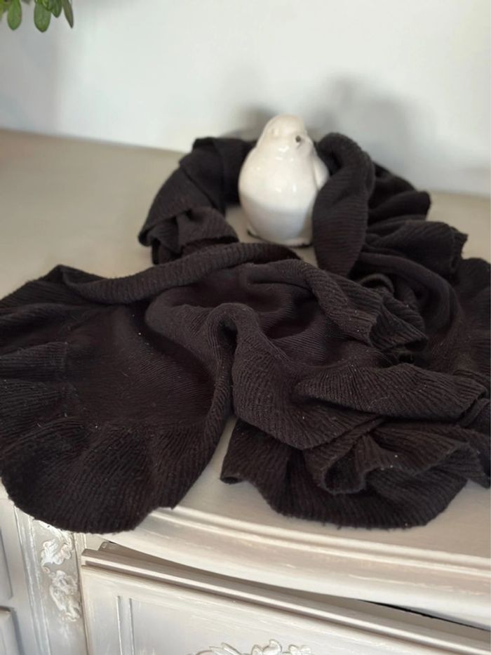 Magnifique écharpe noire de la marque Tissaia - photo numéro 3