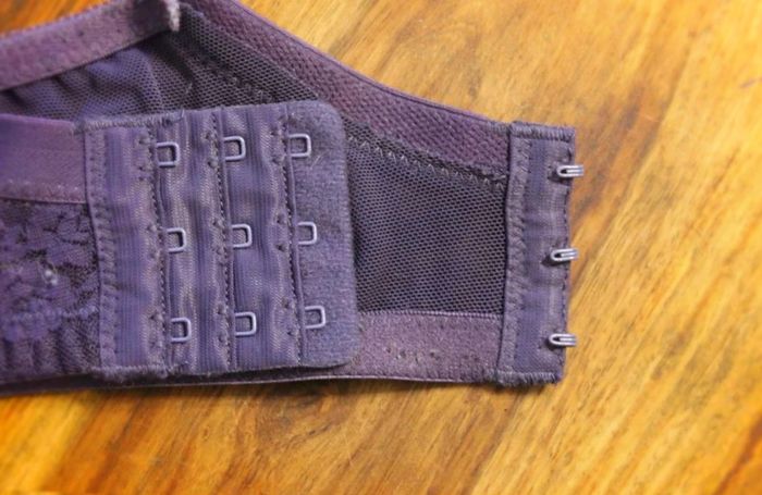 Soutien-Gorge violet en dentelle - photo numéro 5