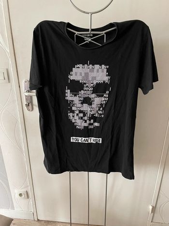 T-shirt noir avec tête de mort