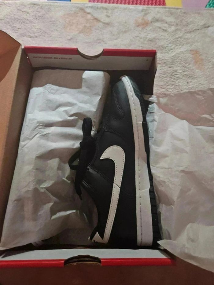 Nike Dunk Low Black White Taille 40 - photo numéro 3
